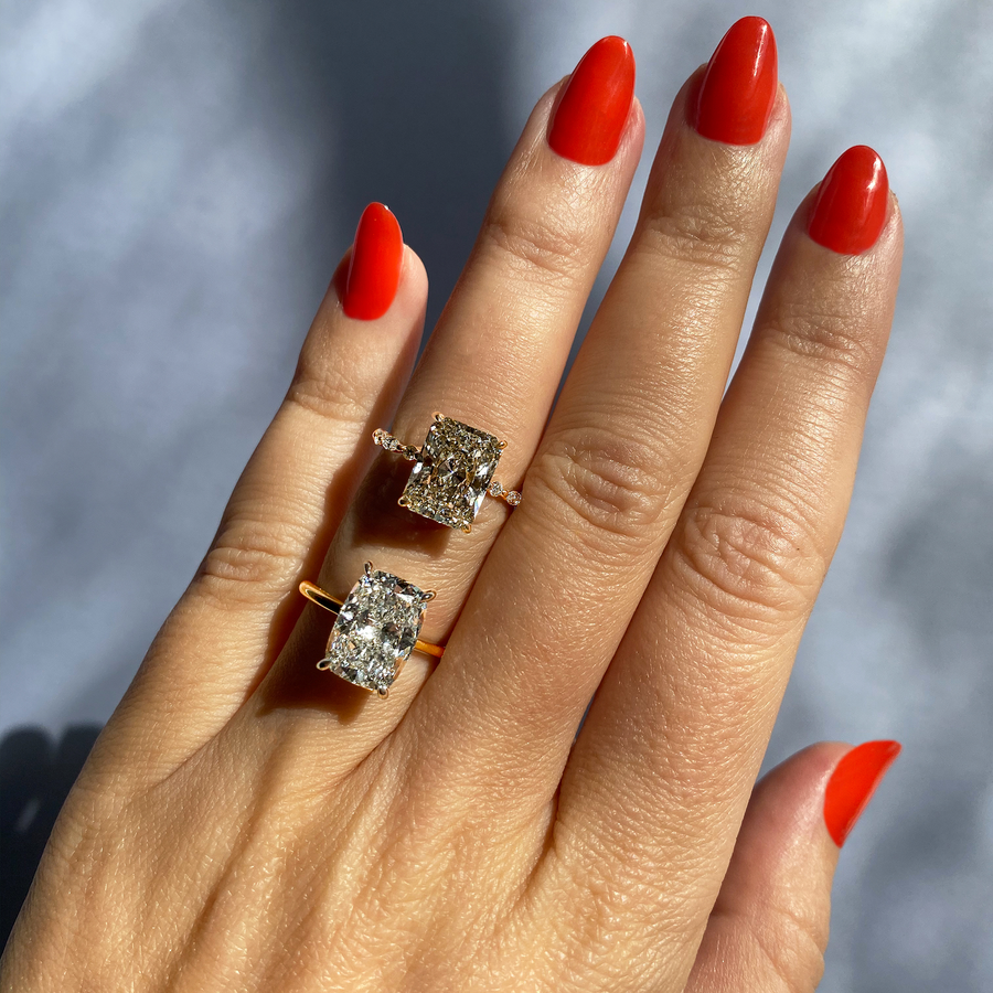 Cushion cut 2025 gold band