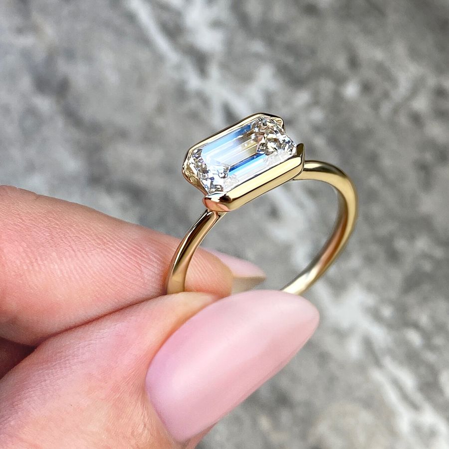 emerald cut engagement ring