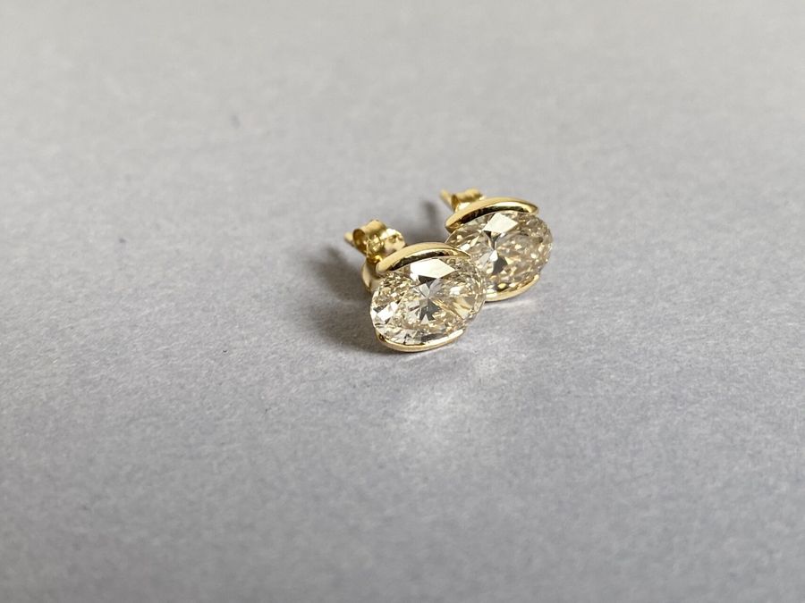 How to Clean Diamond Earrings