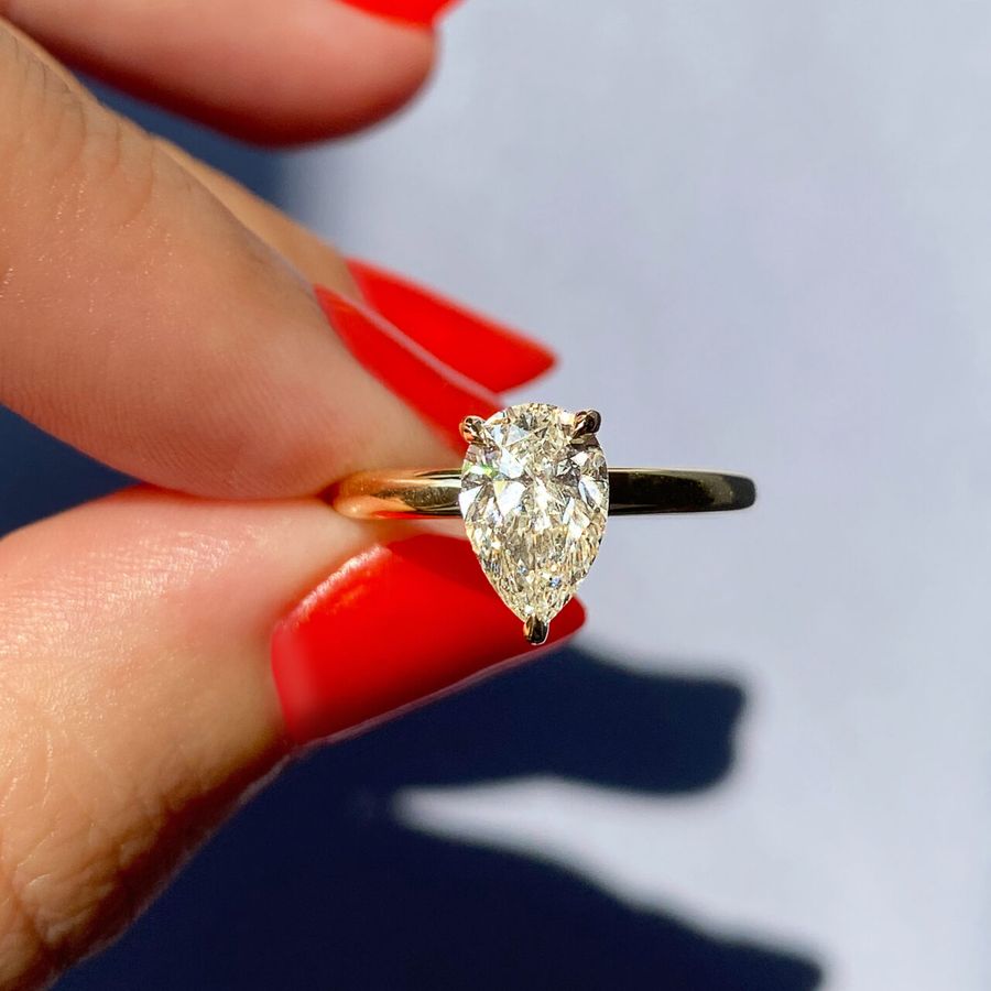 Small pear diamond on sale ring