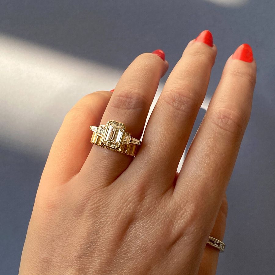 Style Guide: How to Choose an Oval Engagement Ring with Wedding Band i -  GOODSTONE