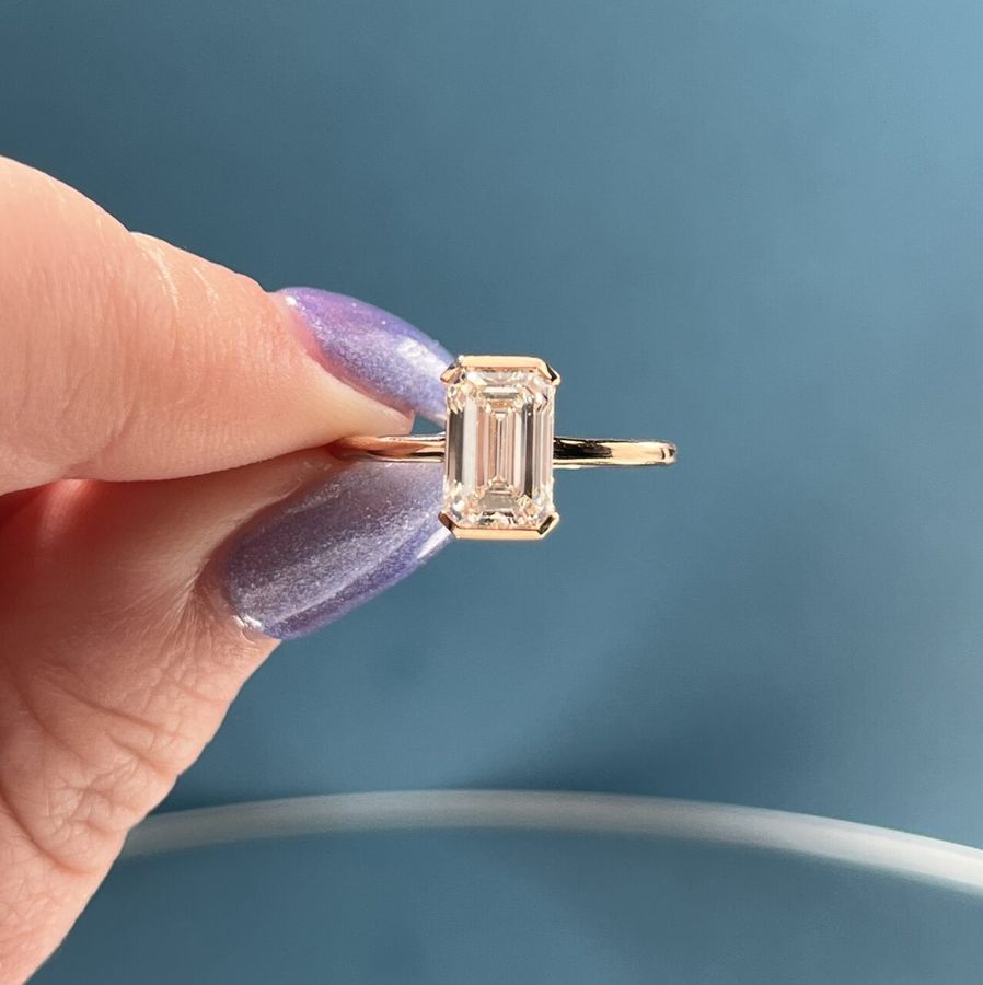 Material Good Emerald Cut Solitaire Engagement Ring